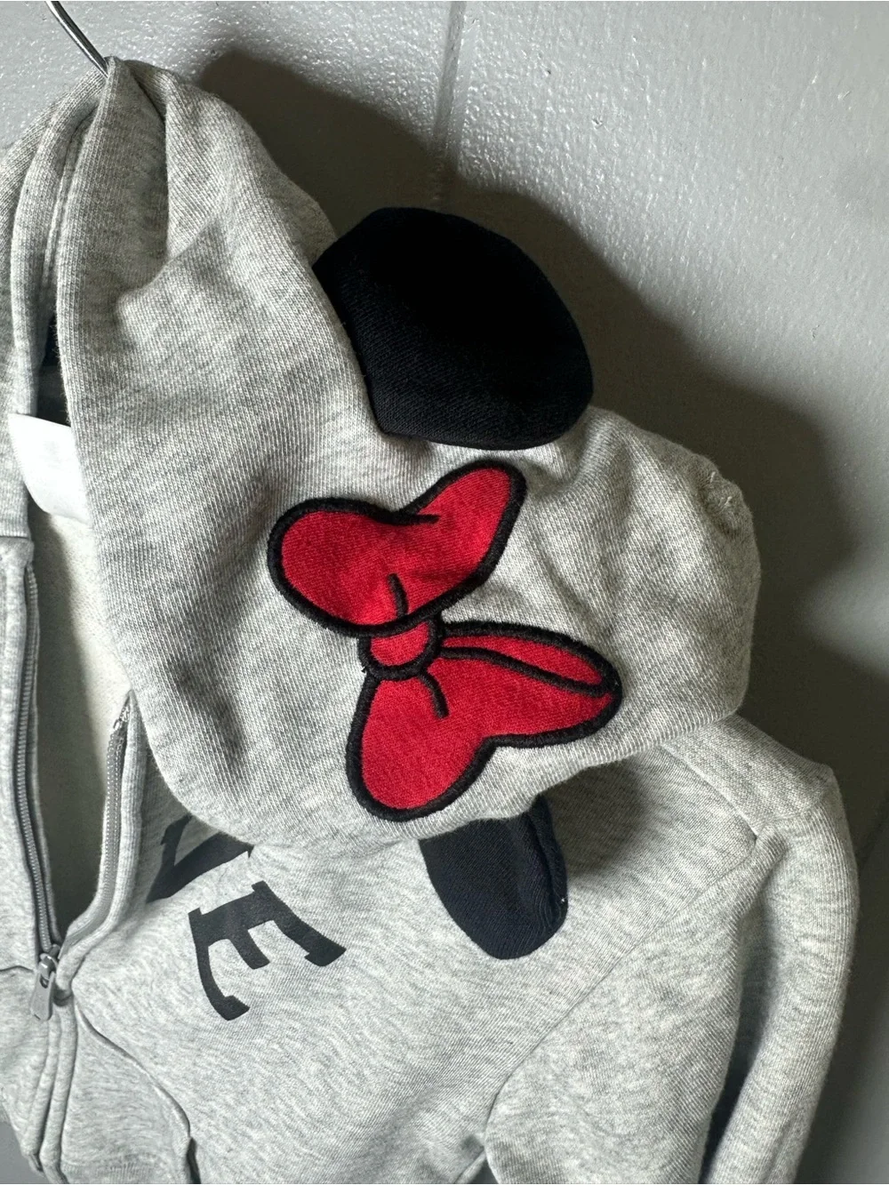 GAP Disney mini mouse love  Gray Zip-Up Hoodie with Red Bow Accents girls 5t